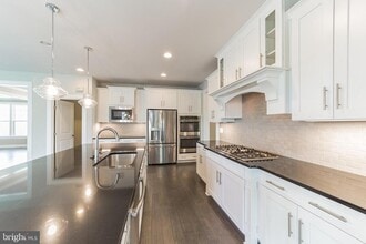 627 Stonecliffe Rd in Malvern, PA - Building Photo - Building Photo