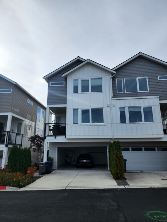 5313 80th Pl SW in Mukilteo, WA - Foto de edificio