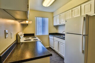 Tamarus Villas in Las Vegas, NV - Foto de edificio - Building Photo