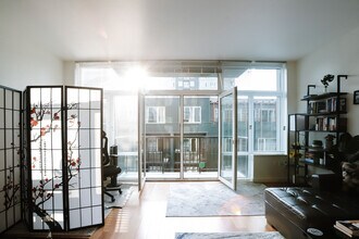 2717 Western Ave, Unit 5018 in Seattle, WA - Building Photo - Building Photo
