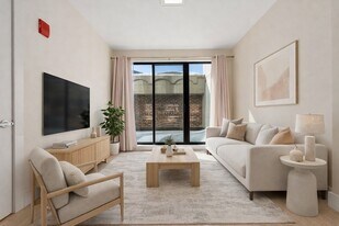 121 Portland St in Boston, MA - Building Photo