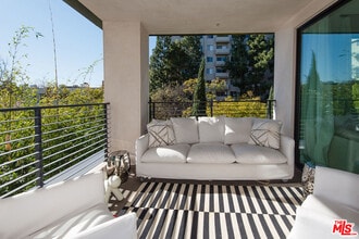 432 N Oakhurst Dr in Beverly Hills, CA - Building Photo - Building Photo