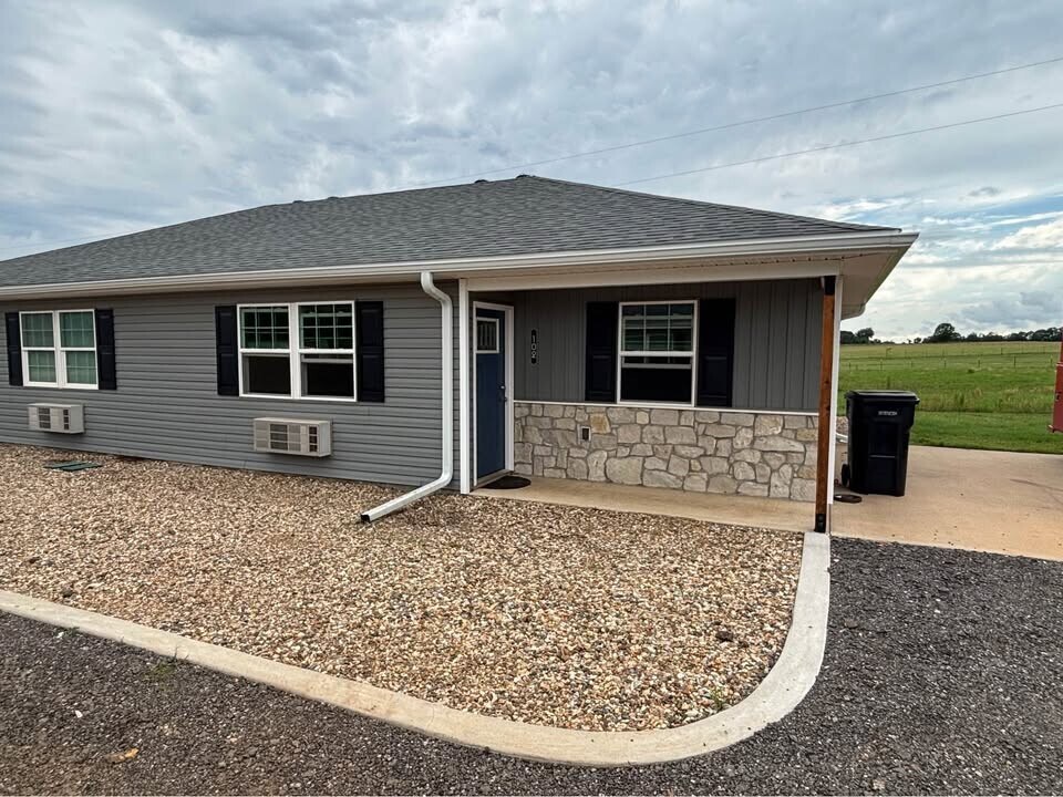 367 FM 1519 in Pittsburg, TX - Building Photo