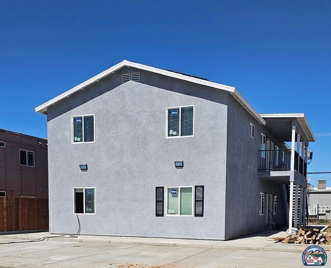 property at 172 W Alamo St