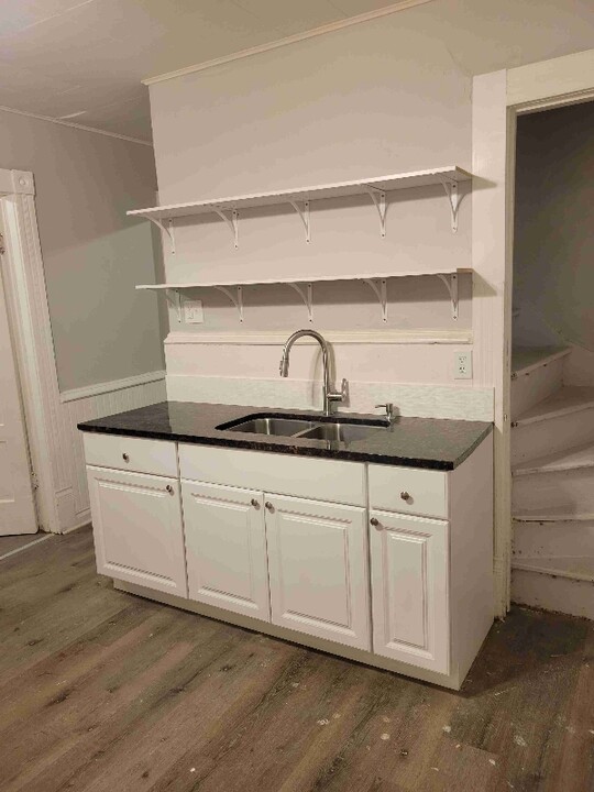 2057 S 5th Pl in Milwaukee, WI - Building Photo