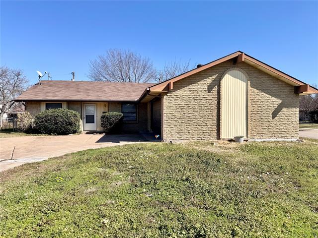 1617 Squire Ct in Grand Prairie, TX - Building Photo