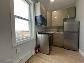 201 Lareine Ave in Bradley Beach, NJ - Building Photo - Building Photo