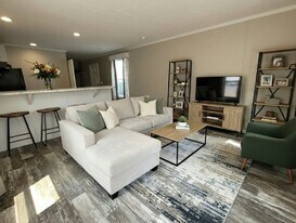 22 John St in Keansburg, NJ - Building Photo