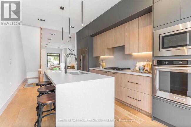 38 Ulster St in Toronto, ON - Building Photo - Building Photo