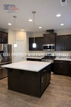 8790 SW Schmidt Loop in Tigard, OR - Building Photo - Building Photo