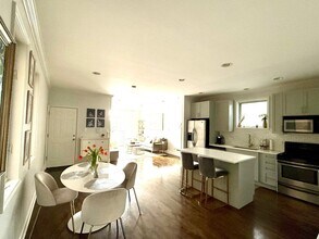 1319 N Bosworth Ave in Chicago, IL - Building Photo - Building Photo