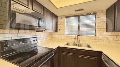 1800 W Elliot Rd in Chandler, AZ - Building Photo - Building Photo