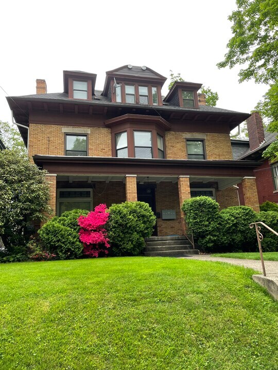 341 S Aiken Ave, Unit 4 in Pittsburgh, PA - Building Photo