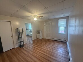 8 Boyden Rd, Unit 2C in Holden, MA - Building Photo - Building Photo