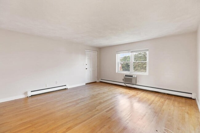 138 Emerson Gardens Rd in Lexington, MA - Building Photo - Building Photo