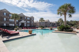 The Grove at Mobile - Student Apartments in Mobile, AL - Foto de edificio - Building Photo