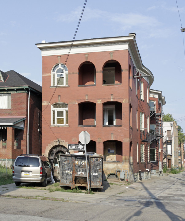 200 Gross St in Pittsburgh, PA - Building Photo