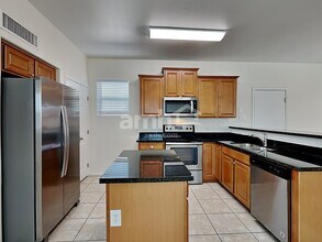 3005 W Ferruccio Pl in Phoenix, AZ - Building Photo - Building Photo