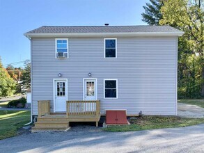 58 W Dorsey Ln in Hyde Park, NY - Building Photo - Building Photo