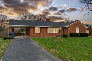 925 Ashland Ave in Shelbyville, KY - Building Photo