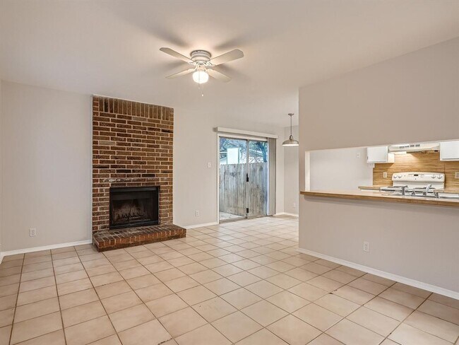 1304 Matthews Ln in Austin, TX - Building Photo - Building Photo