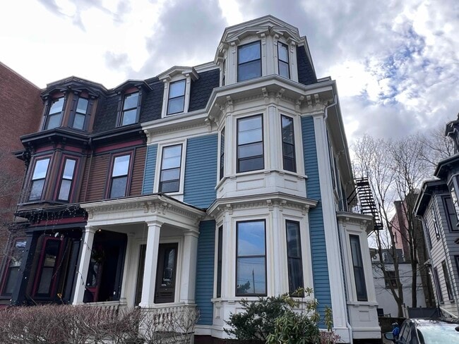 394 Broadway, Unit 3