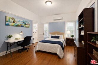 2713 S La Salle Ave in Los Angeles, CA - Building Photo - Building Photo