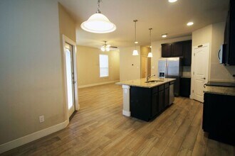 523 High Tech Dr in Georgetown, TX - Building Photo - Building Photo