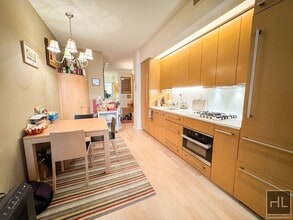 340 E 23rd St in New York, NY - Foto de edificio - Building Photo