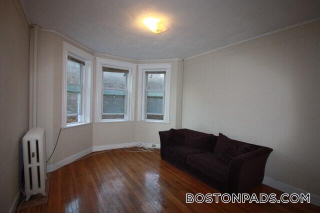 143 Park Dr, Unit 3 in Boston, MA - Building Photo - Building Photo
