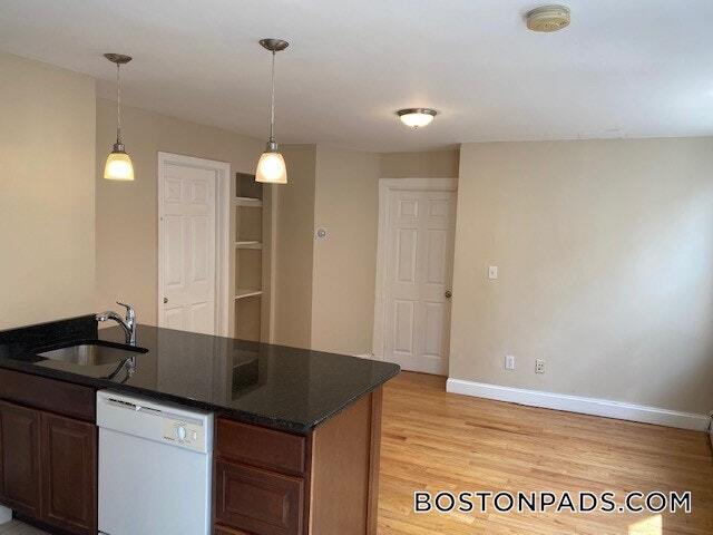 28 Fleet St in Boston, MA - Building Photo - Building Photo