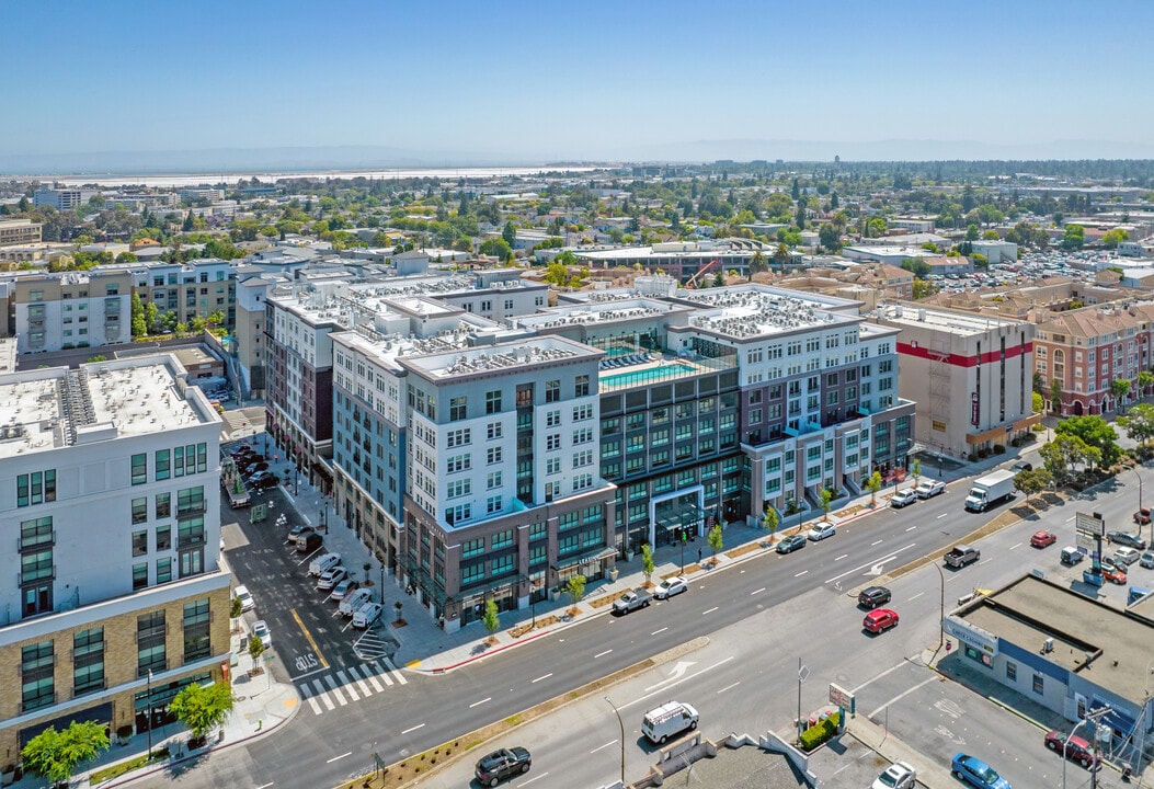 Highwater in Redwood City, CA - Foto de edificio