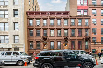 66 E 131st St in New York, NY - Foto de edificio - Building Photo