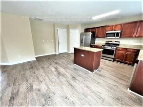 4084 Sitka Dr in Douglasville, GA - Foto de edificio - Building Photo