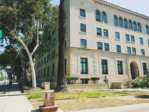 Centennial Place in Pasadena, CA - Foto de edificio - Building Photo