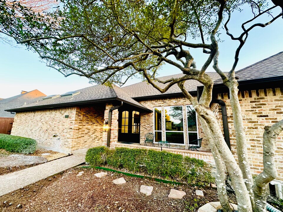 5808 Gallant Fox Ln in Plano, TX - Building Photo