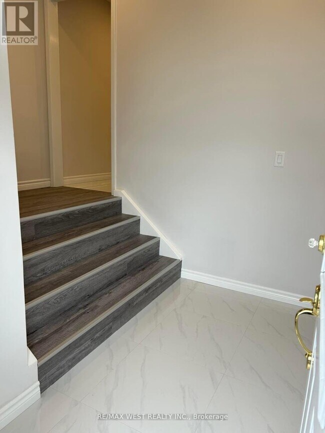 21 Tamora Ct in Toronto, ON - Building Photo - Building Photo