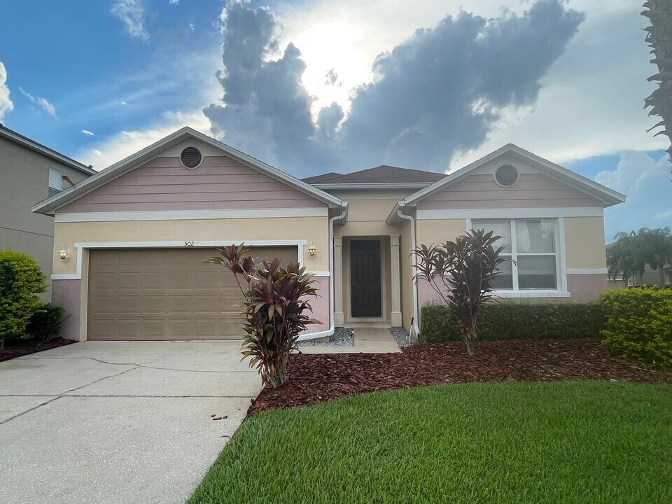 502 First Cape Coral Dr in Winter Garden, FL - Building Photo