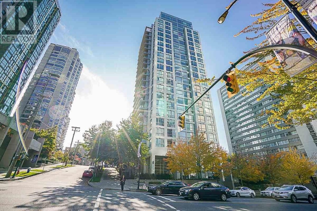 1420-1420 W Georgia St in Vancouver, BC - Building Photo