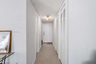 1520 Salzedo St in Coral Gables, FL - Building Photo - Building Photo
