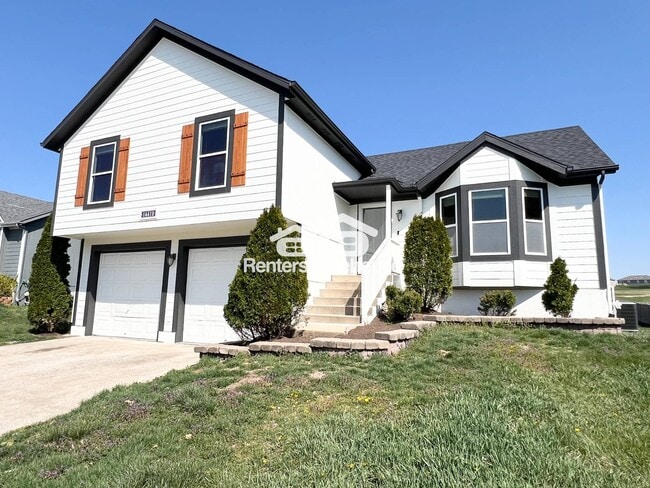 14419 Bristol Ave in Grandview, MO - Building Photo - Building Photo