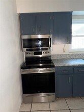 1310 Cinnamon Way W in Lakeland, FL - Building Photo - Building Photo