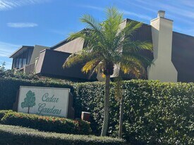 3502 Gardens E Dr in Palm Beach Gardens, FL - Building Photo