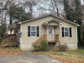 819 E Solomon St in Griffin, GA - Building Photo