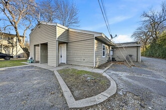 817 S Elm St in Sherman, TX - Building Photo - Building Photo