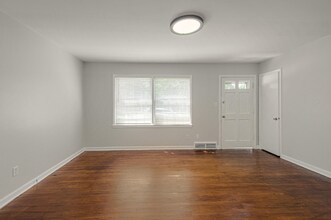 434 W 88 St in Kansas City, MO - Building Photo - Building Photo