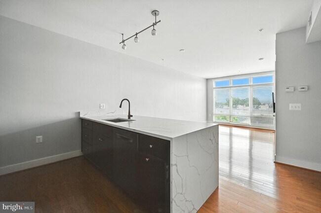 915 N Patrick St in Alexandria, VA - Building Photo - Building Photo