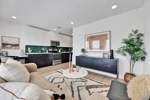 The Zenith in Austin, TX - Building Photo