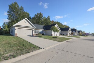 Marsh's Landing in Elyria, OH - Building Photo