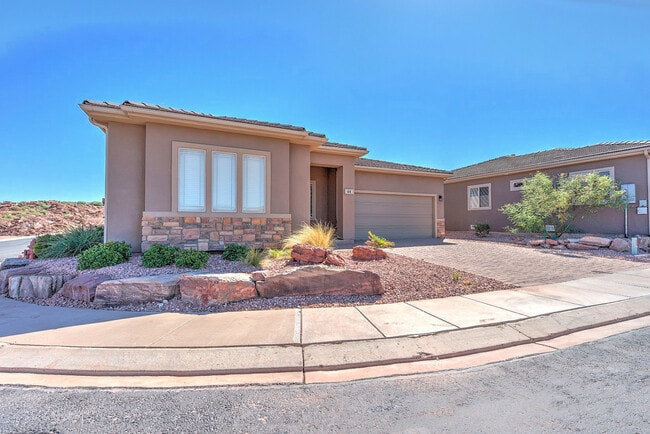 property at 2261 S Tonaquint Dr